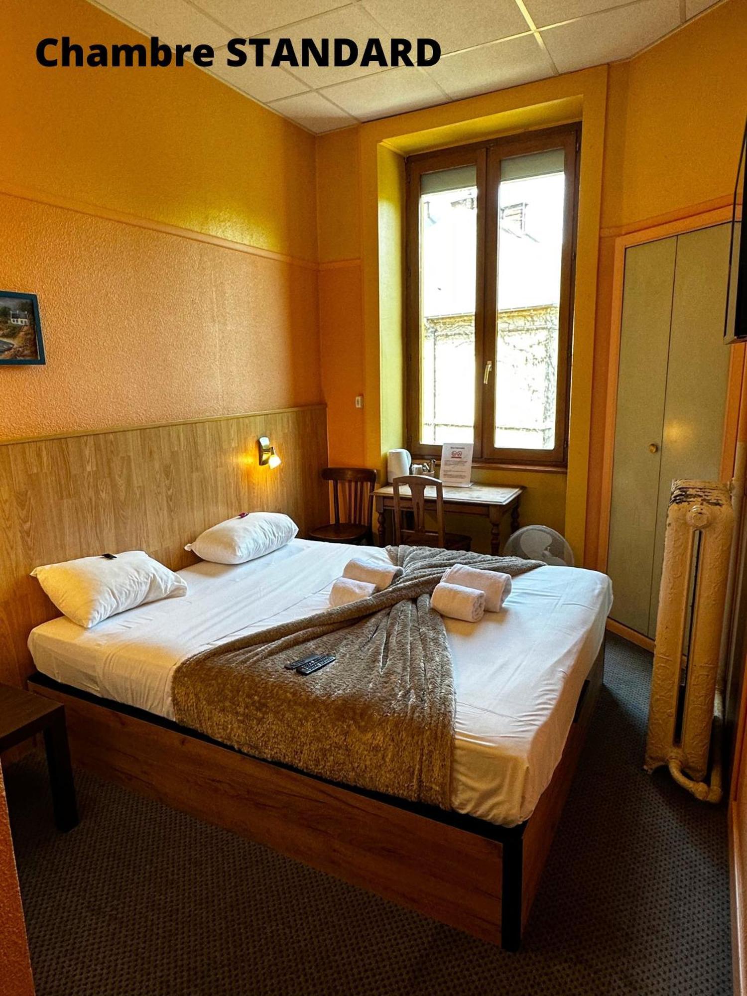 Hotel Terminus - Pizzeria Pizz'A Gogo - Salle De Sport - Face A La Gare 롱르소니에 외부 사진