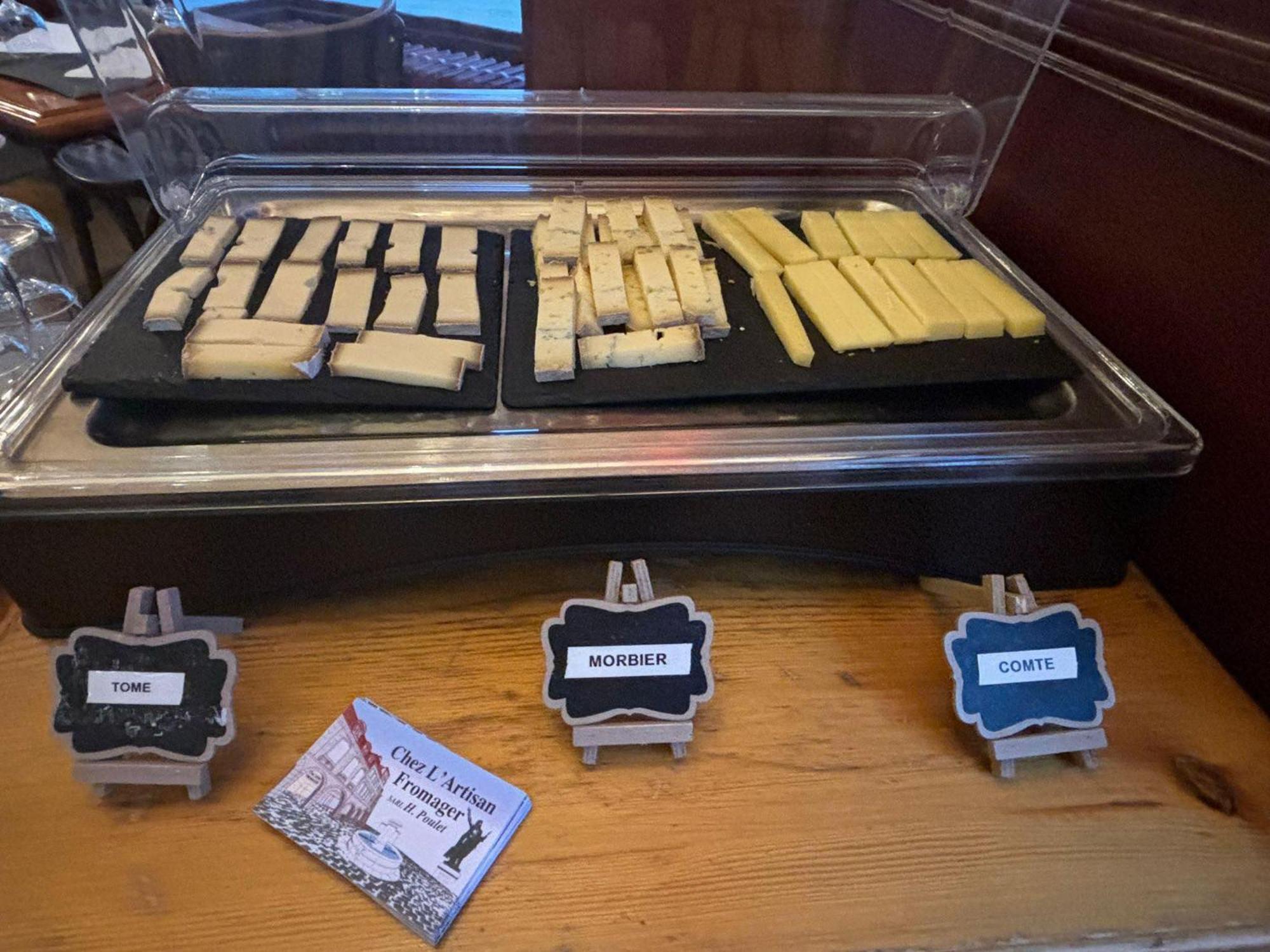 Hotel Terminus - Pizzeria Pizz'A Gogo - Salle De Sport - Face A La Gare 롱르소니에 외부 사진