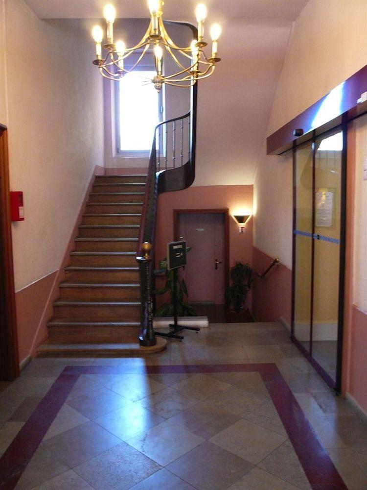 Hotel Terminus - Pizzeria Pizz'A Gogo - Salle De Sport - Face A La Gare 롱르소니에 외부 사진