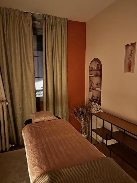 Hotel Terminus - Pizzeria Pizz'A Gogo - Salle De Sport - Face A La Gare 롱르소니에 외부 사진