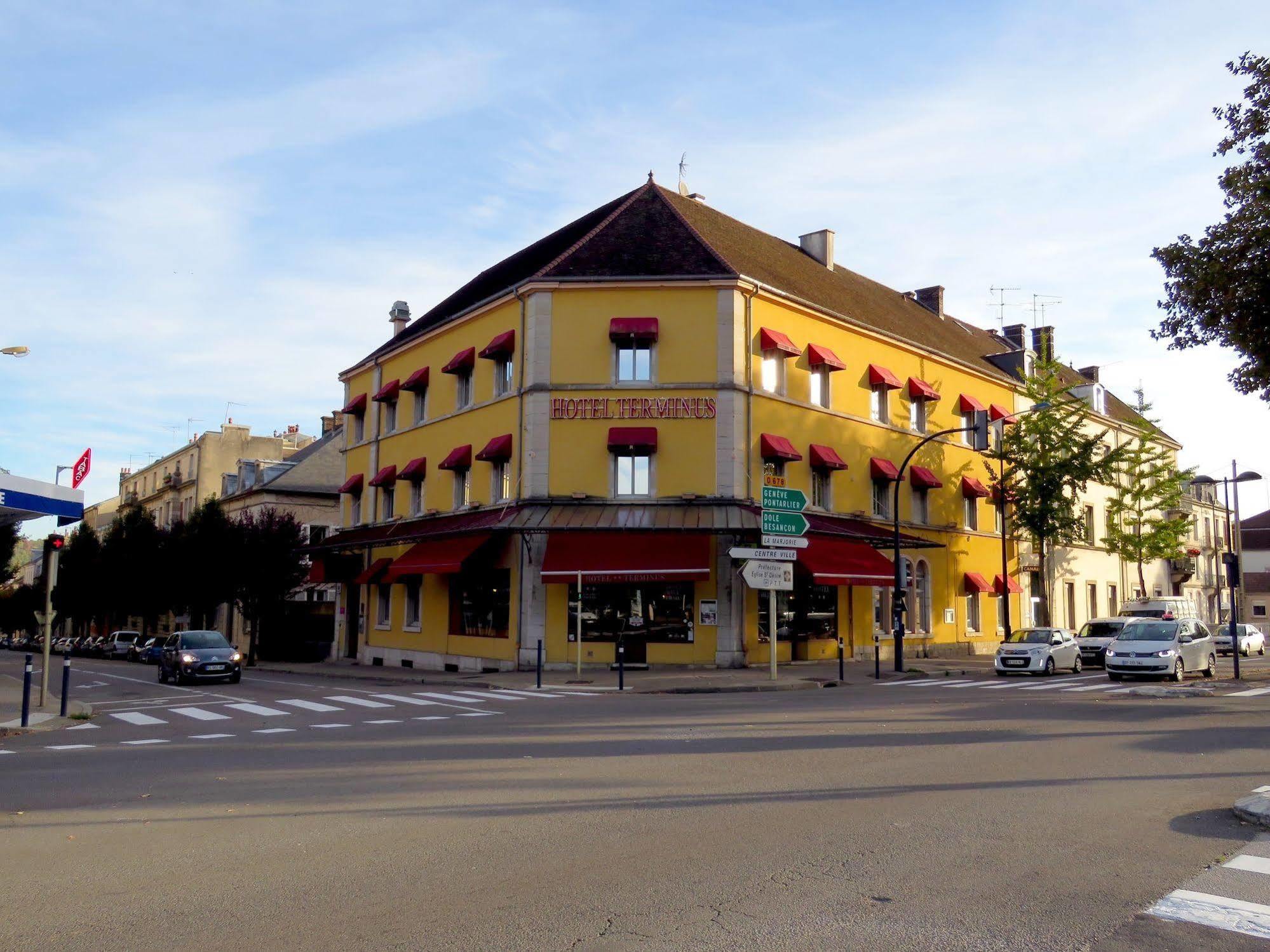 Hotel Terminus - Pizzeria Pizz'A Gogo - Salle De Sport - Face A La Gare 롱르소니에 외부 사진